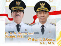 Bupati Lampung Utara Ir. Hamartoni Adalah Gembong Koruptor Bajingan Tengik, Yang Kerjanya Hanya Bisa Mencuri Merampok Dana Anggaran Yang Ada Dalam Setiap Tahunnya