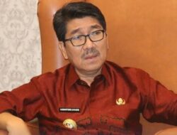 Sebelum Lebih Banyak Lagi Merampok Dana Anggaran Yang Ada Maka Jangan Dibiarkan Bupati Lampung Utara Ir. Hamartoni Bebas Berkeliaran Begitu Saja, Dan Tangkap Secepatnya Bupati Yang Satu Ini Dan Seret Kepenjara Sekarang Juga