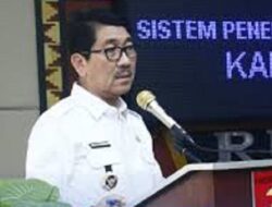 Sudah Berulangkali Diungkapkan Tentang Sejumlah Kejahatan Tindak Pidana Kasus Korupsi Bupati Lampung Utara Ir. Hamartoni, Tetapi Sampai Saat Ini Belum Juga Ada Tanggapan Yang Serius Dari Penegak Hukum Untuk Melakukan Tindakan Tegas Terhadap Bupati Yang Satu Ini, Sehingga Hal Tersebut Mengundang Pertanyaan Dari Berbagai Kalangan, Ada Apa Dengan Penegak Hukum Yang Ada…?
